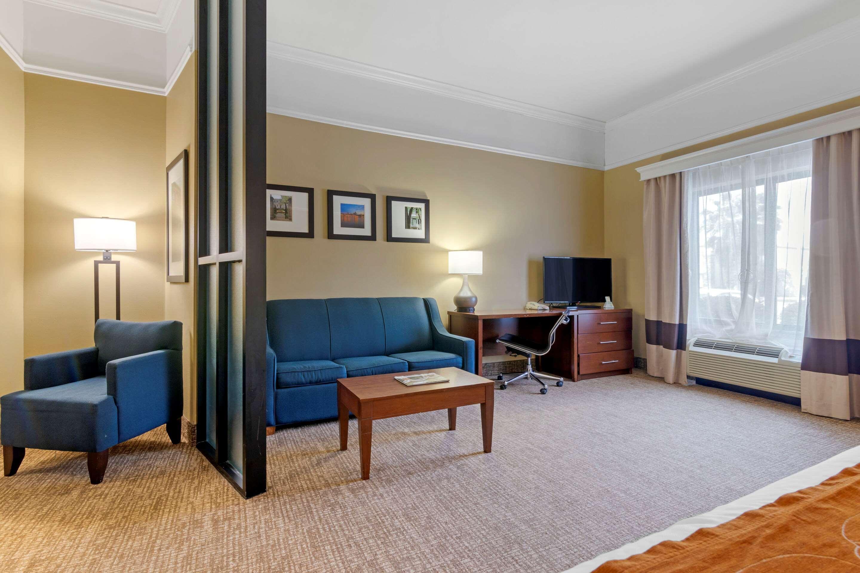 Comfort Suites Savannah North Port Wentworth Εξωτερικό φωτογραφία