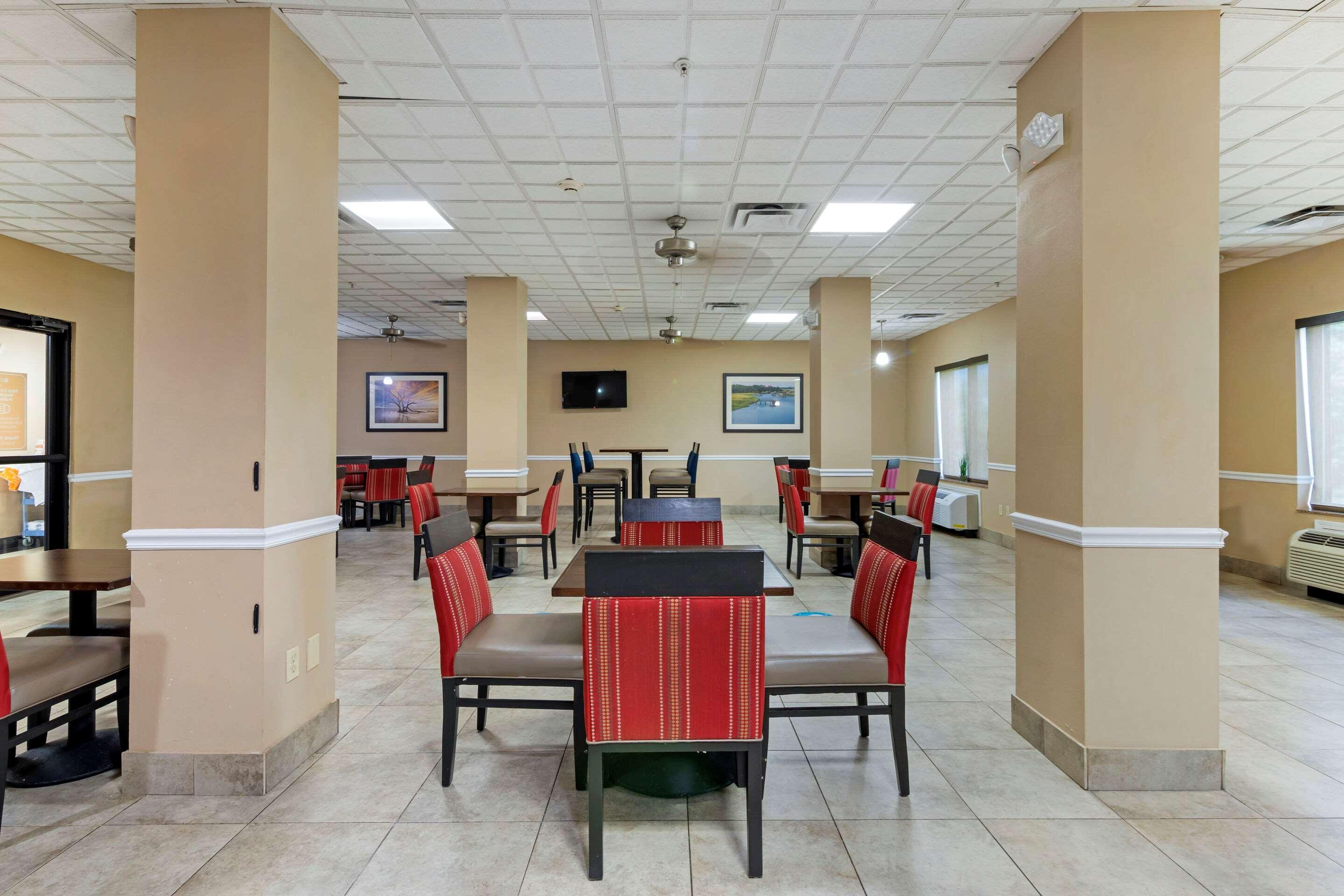 Comfort Suites Savannah North Port Wentworth Εξωτερικό φωτογραφία