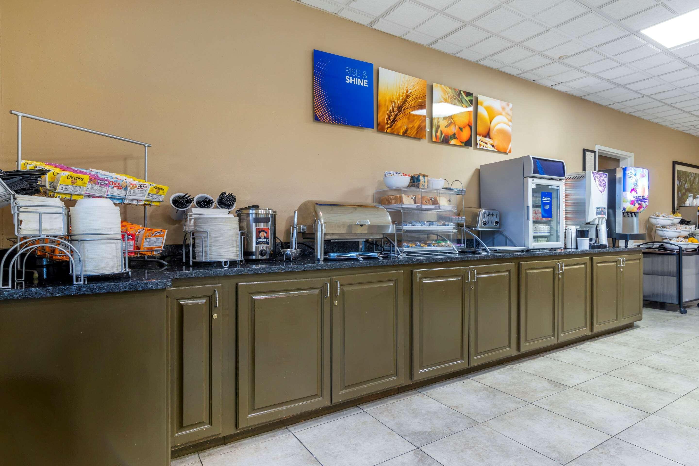 Comfort Suites Savannah North Port Wentworth Εξωτερικό φωτογραφία